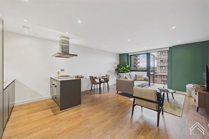 1 Bedroom Flat To Rent In Vanguard Way, Blackhorse Road London, E17