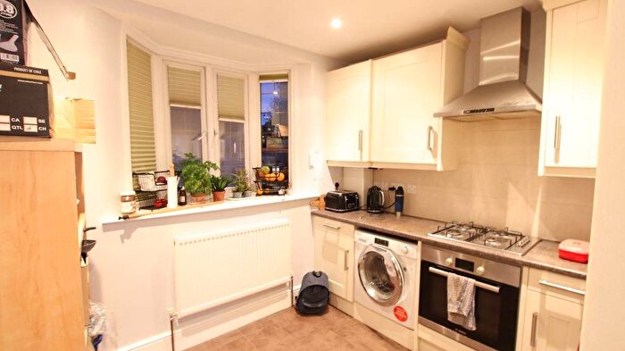 2 Bedroom Maisonette To Rent In Windermere Avenue, London, N3