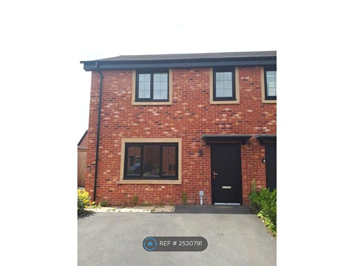 3 Bedroom Semi-Detached House To Rent In Shire Croft, Westhoughton, Bolton, BL5