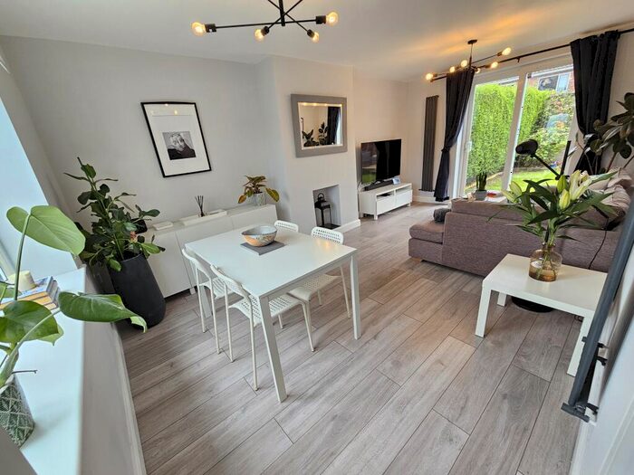 3 Bedroom Terraced House For Sale In Wythenshawe Road, Manchester, M23