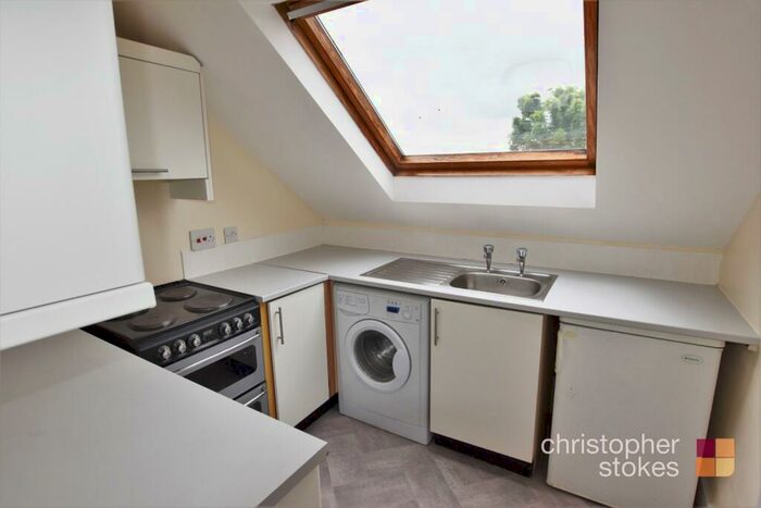 2 Bedroom Apartment To Rent In Turners Hill, Cheshunt, Waltham Cross, Hertfordshire, EN8