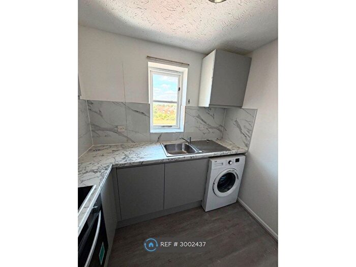 1 Bedroom Flat To Rent In Lewes Close, Grays, RM17