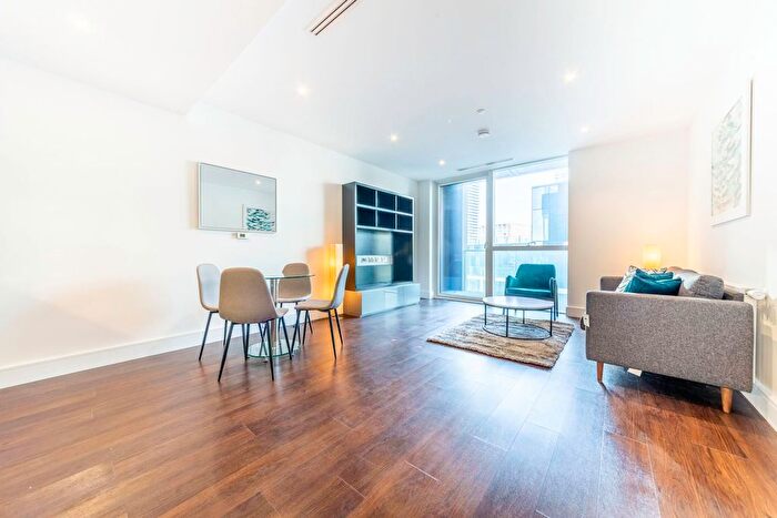 1 Bedroom Flat To Rent In Maine Tower, Canary Wharf, London, E14