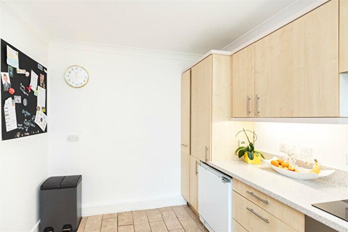 2 Bedroom Apartment To Rent In Branksome Wood Road, Bournemouth, BH4