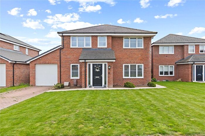 4 Bedroom Detached House For Sale In Burberry Close, North Bersted, PO22