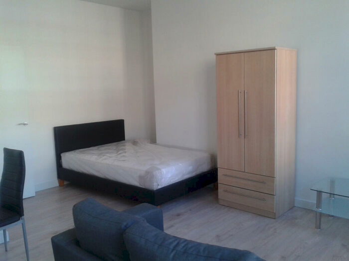 Apartment To Rent In Mill Street, City Centre, Bradford, BD1