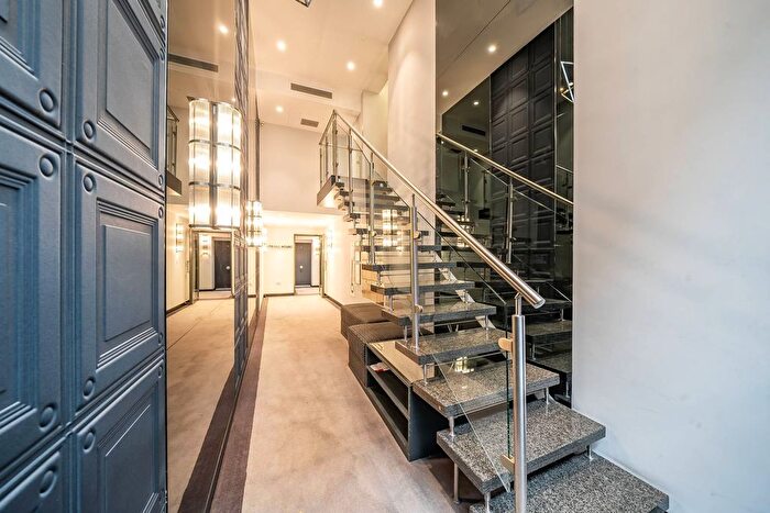 1 Bedroom Flat To Rent In Young Street, High Street Kensington, London, W8