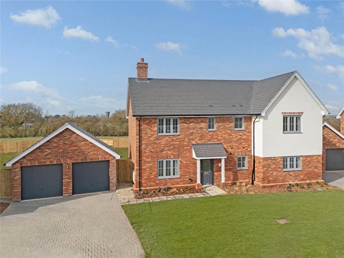 4 Bedroom Detached House For Sale In Foxglove Place, Watch House Green, Felsted, Dunmow, CM6