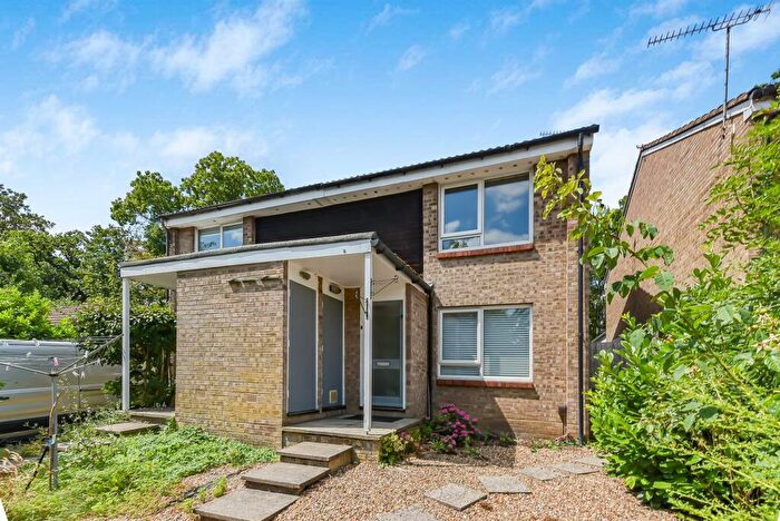 2 Bedroom Maisonette To Rent In Fosters Close, South Woodford, Redbridge, London, E18