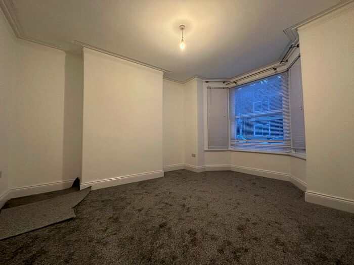 4 Bedroom Terraced House To Rent In Linden Road, Gillingham, ME7