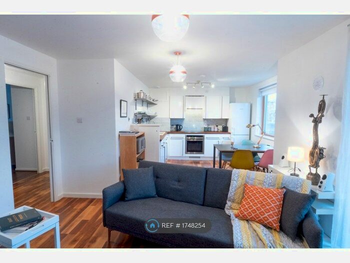 2 Bedroom Flat To Rent In Nichols Court, London, E2