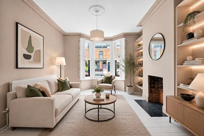3 Bedroom Terraced House To Rent In Elderfield Road, Leabridge, E5
