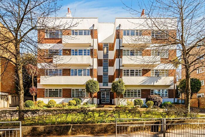 2 Bedroom Flat For Sale In Claremont Road, Surbiton, KT6