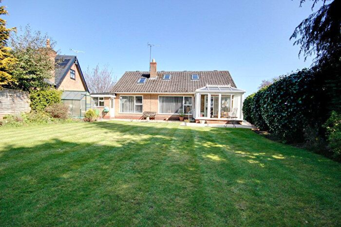 3 Bedroom Detached Bungalow For Sale In Wolfreton Garth, Kirk Ella, Hull, HU10