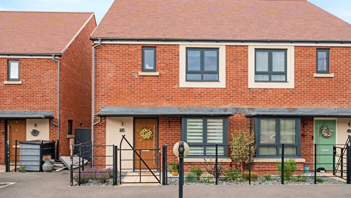 3 Bedroom Semi Detached House For Sale In Ashford, Ashford, TW15