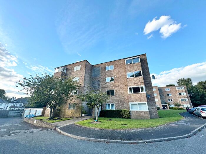 2 Bedroom Flat To Rent In Frescade Crescent, Basingstoke, RG21