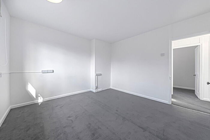 2 Bedroom End Of Terrace House To Rent In Westminster Road, Sutton, SM1
