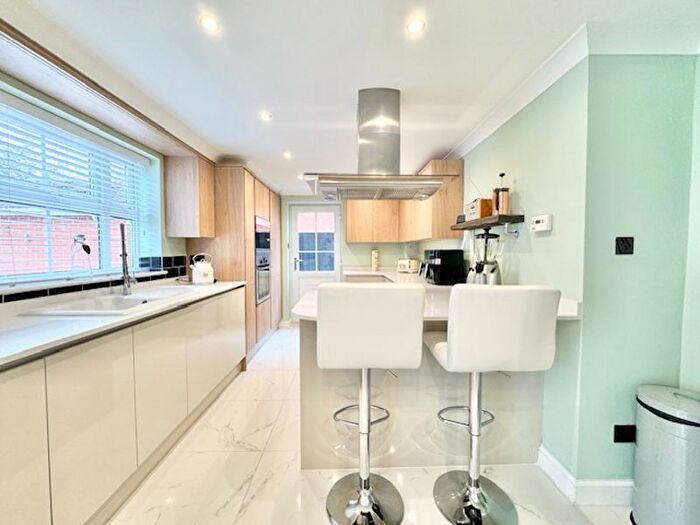 4 Bedroom Detached House For Sale In Pendeen Close, New Waltham, Grimsby, DN36