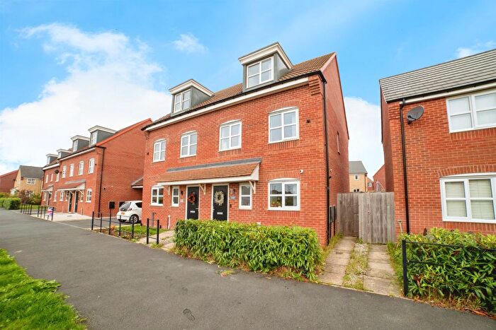 3 Bedroom Semi-Detached House For Sale In Foxglove Drive, Bolsover, Chesterfield, S44
