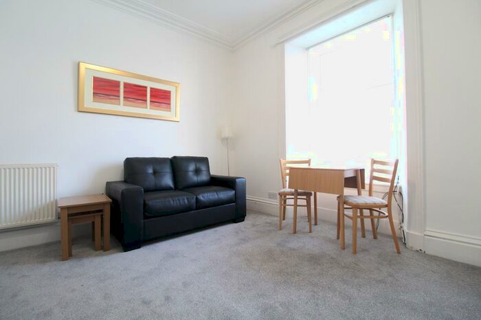 Studio To Rent In South Mount Street, Ground Floor Left Flat, AB25