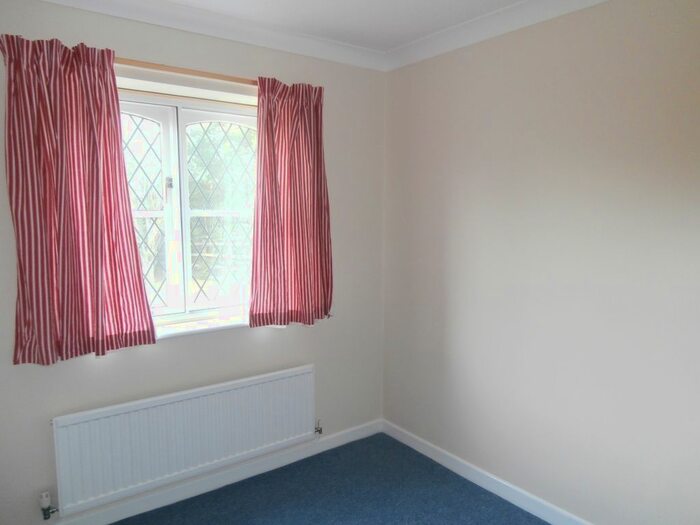 2 Bedroom Bungalow To Rent In Ferncombe Close, Newton Abbot, TQ12