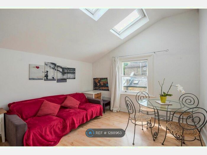 1 Bedroom Flat To Rent In Garfield Mews, London SW11
