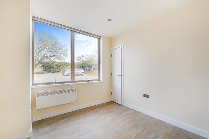 1 Bedroom Apartment To Rent In Cleeve Road, Leatherhead, KT22