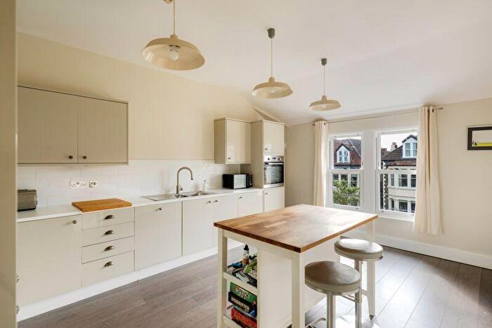 2 Bedroom Apartment For Sale In Belvedere Road | Redland, BS6