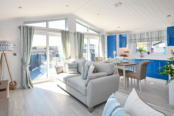 3 Bedroom Mobile/park Home For Sale In Abersoch, Pwllheli, LL53