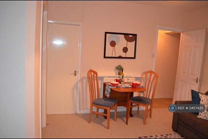 1 Bedroom Flat To Rent In Off Swindon Road, Swindon, SN1