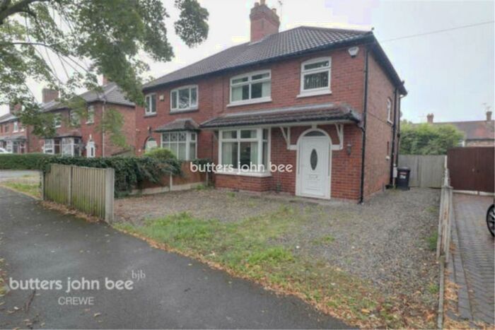 3 Bedroom Semi-Detached House To Rent In Manor Way, Crewe, CW2
