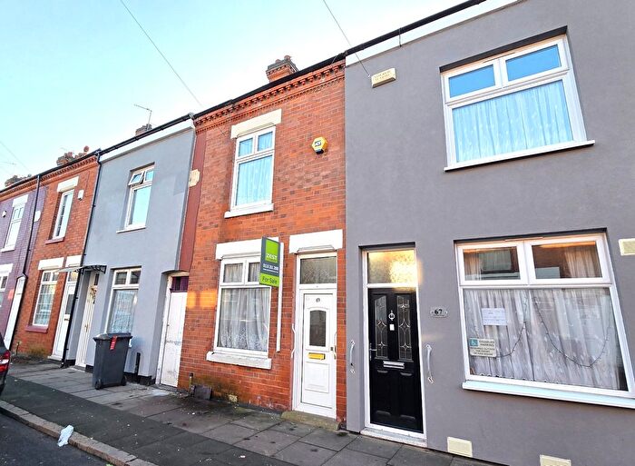 3 Bedroom Terraced House For Sale In Melrose Street, Leicester, LE4