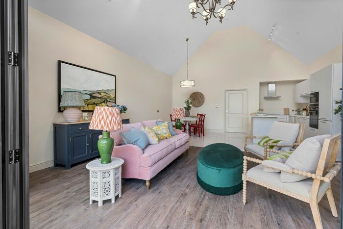 1 Bedroom Flat For Sale In Lovekin Gate, Blossomfield Road, Solihull, B91
