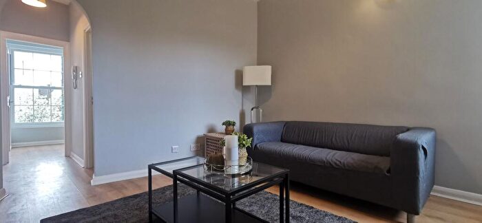 1 Bedroom Apartment To Rent In High Road, Willesden Green, NW10