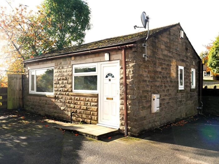 2 Bedroom Bungalow To Rent In Sunnybank Road, Bradford, West Yorkshire, BD5