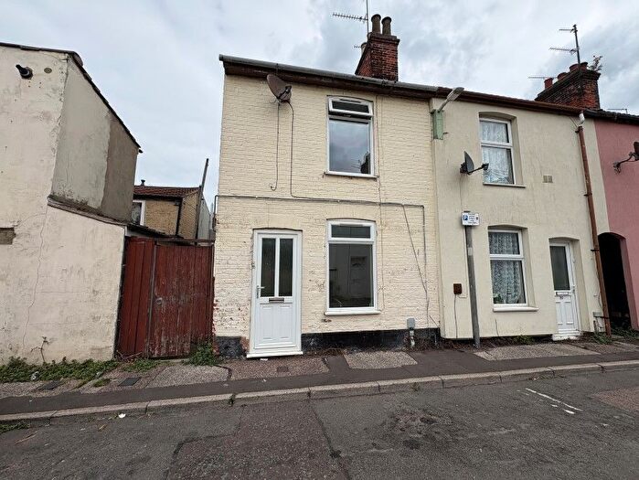 2 Bedroom End Of Terrace House For Sale In Alma Road, Lowestoft, Suffolk, NR32