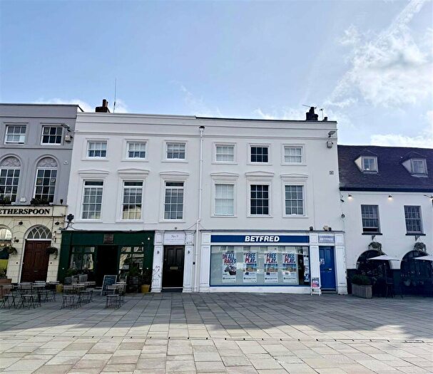 2 Bedroom Apartment For Sale In Flat, Market Place Warwick, CV34