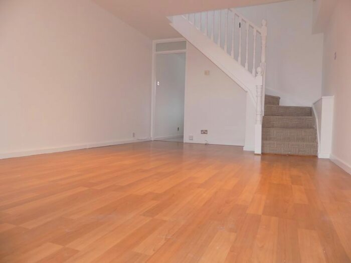 2 Bedroom Flat To Rent In Russell Street, Chadderton, Oldham, OL9
