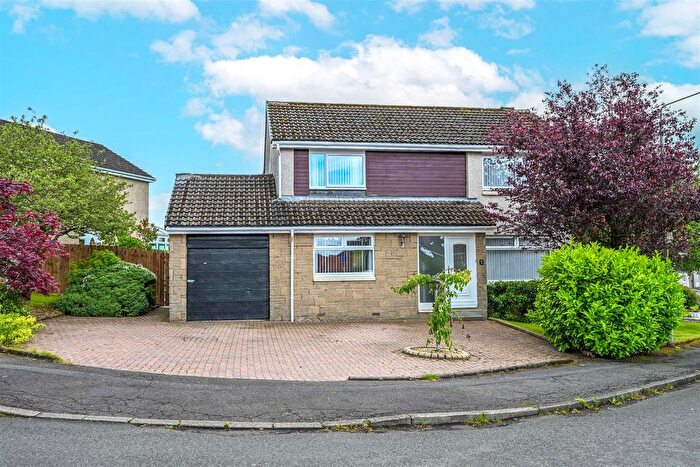 4 Bedroom Detached House For Sale In North Avenue, Carluke, ML8