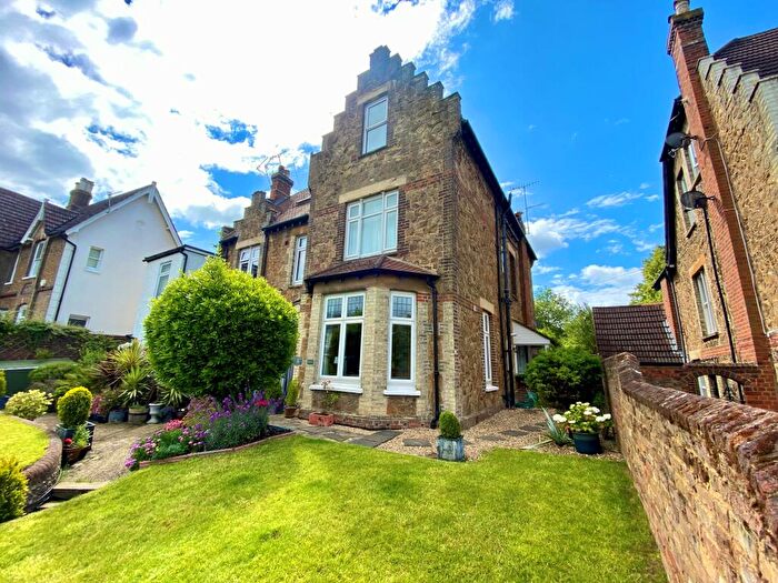 2 Bedroom Apartment To Rent In Epsom Road, Guildford, GU1