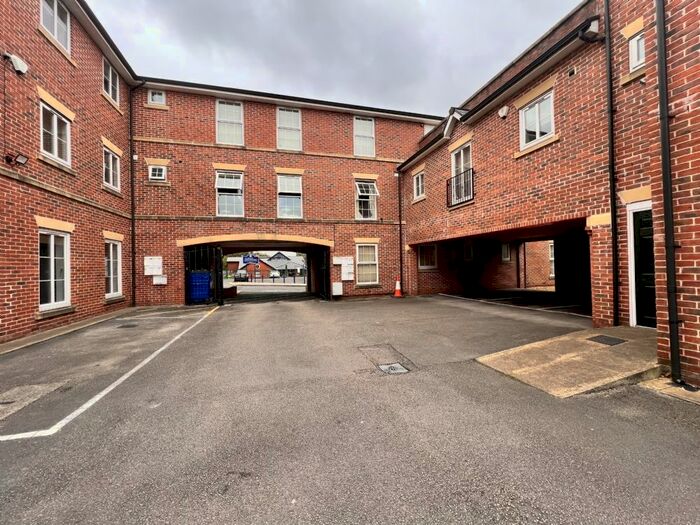2 Bedroom Flat To Rent In Standishgate, Wigan, WN1
