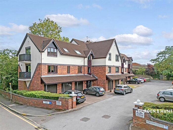 2 Bedroom Apartment For Sale In Station Approach, Theydon Bois, CM16