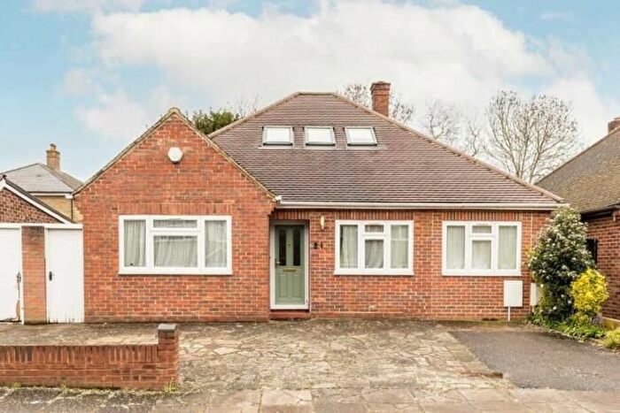 4 Bedroom Detached Bungalow For Sale In St. Marys Avenue Central, Norwood Green, UB2