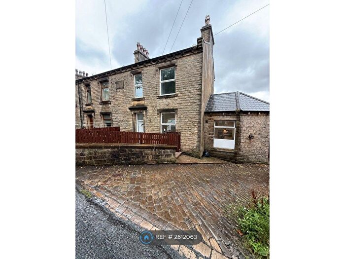 2 Bedroom End Of Terrace House To Rent In Knowl Road, Huddersfield, HD7