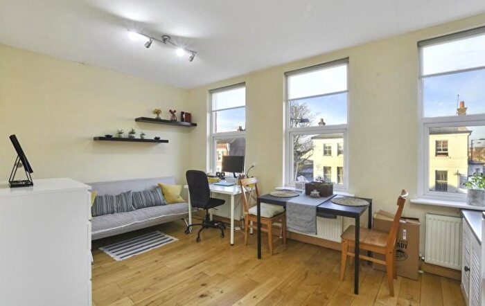 1 Bedroom Apartment To Rent In High Road, East Finchley, London, N2