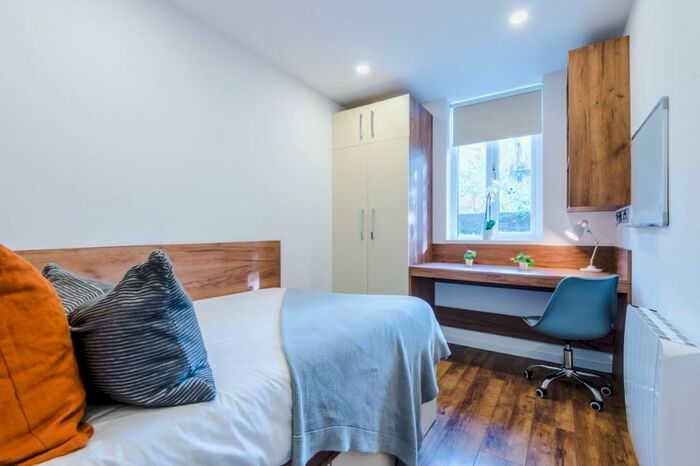 5 Bedroom Block Of Apartments To Rent In Eskdale Terrace, Newcastle Upon Tyne, NE2