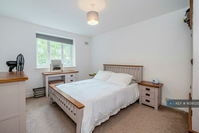 2 Bedroom Flat To Rent In Kenneth Court, London, SE11