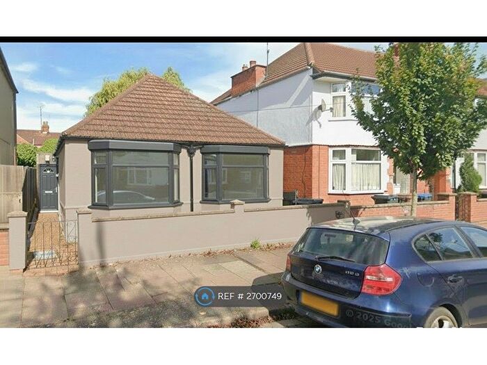 3 Bedroom Detached House To Rent In Penrhyn Road, Northampton, NN4