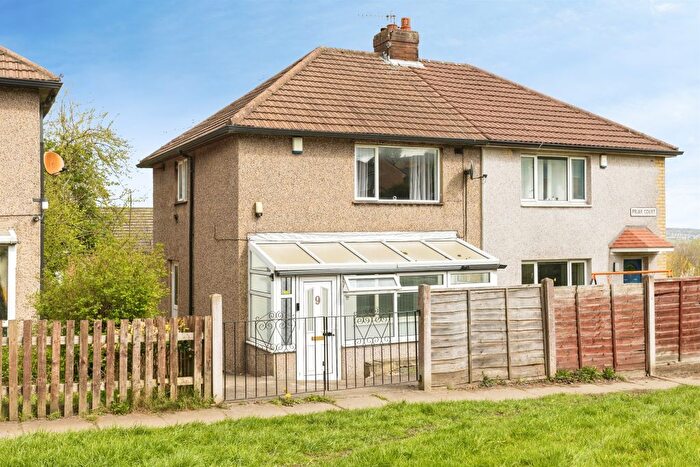 2 Bedroom Semi Detached House For Sale In Friar Court, Bradford, BD10