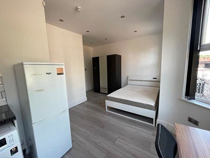 1 Bedroom Flat To Rent In Albany Road, Earlsdon, Coventry, CV5